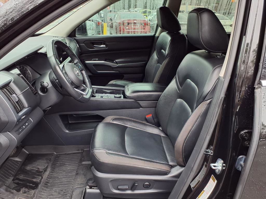 Used 2023 Nissan Pathfinder SL image 13