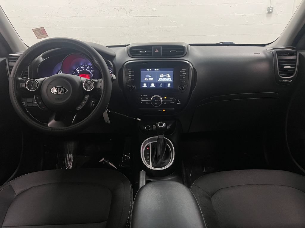 Used 2018 Kia Soul + FWD image 13