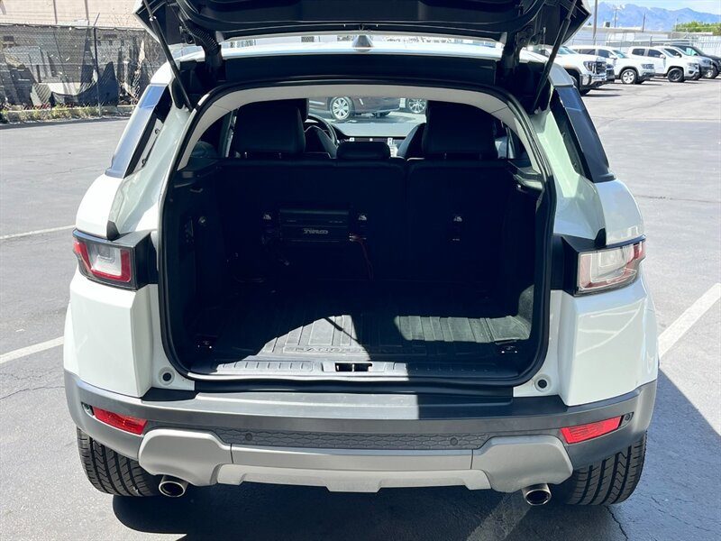 Used 2018 Land Rover Range Rover Evoque SE AWD/4WD image 7