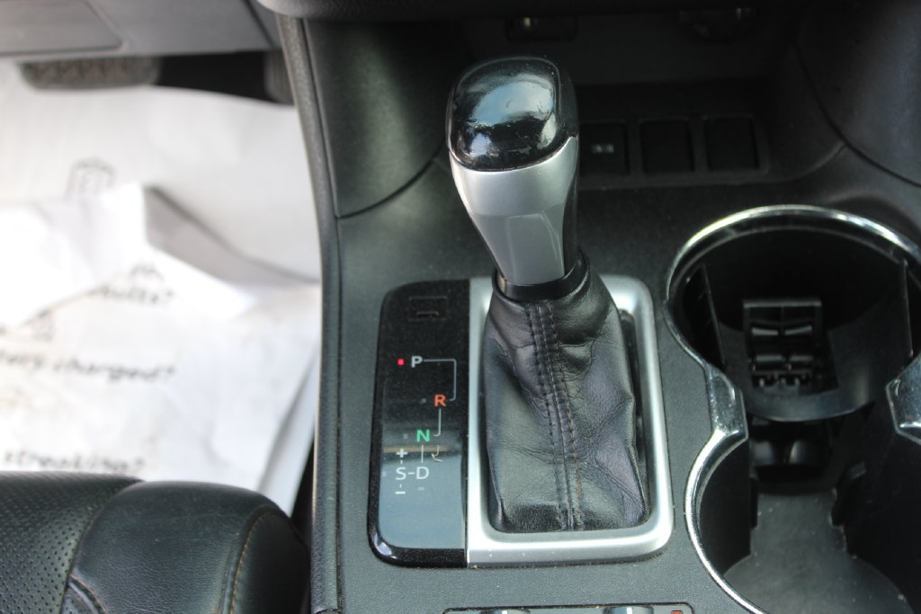 Used 2014 Toyota Highlander Limited FWD image 23
