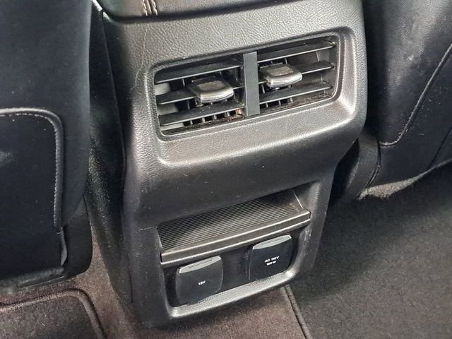 Used 2019 Ford Edge Titanium image 23