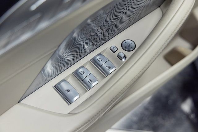 Used 2025 BMW M850i xDrive Convertible image 12