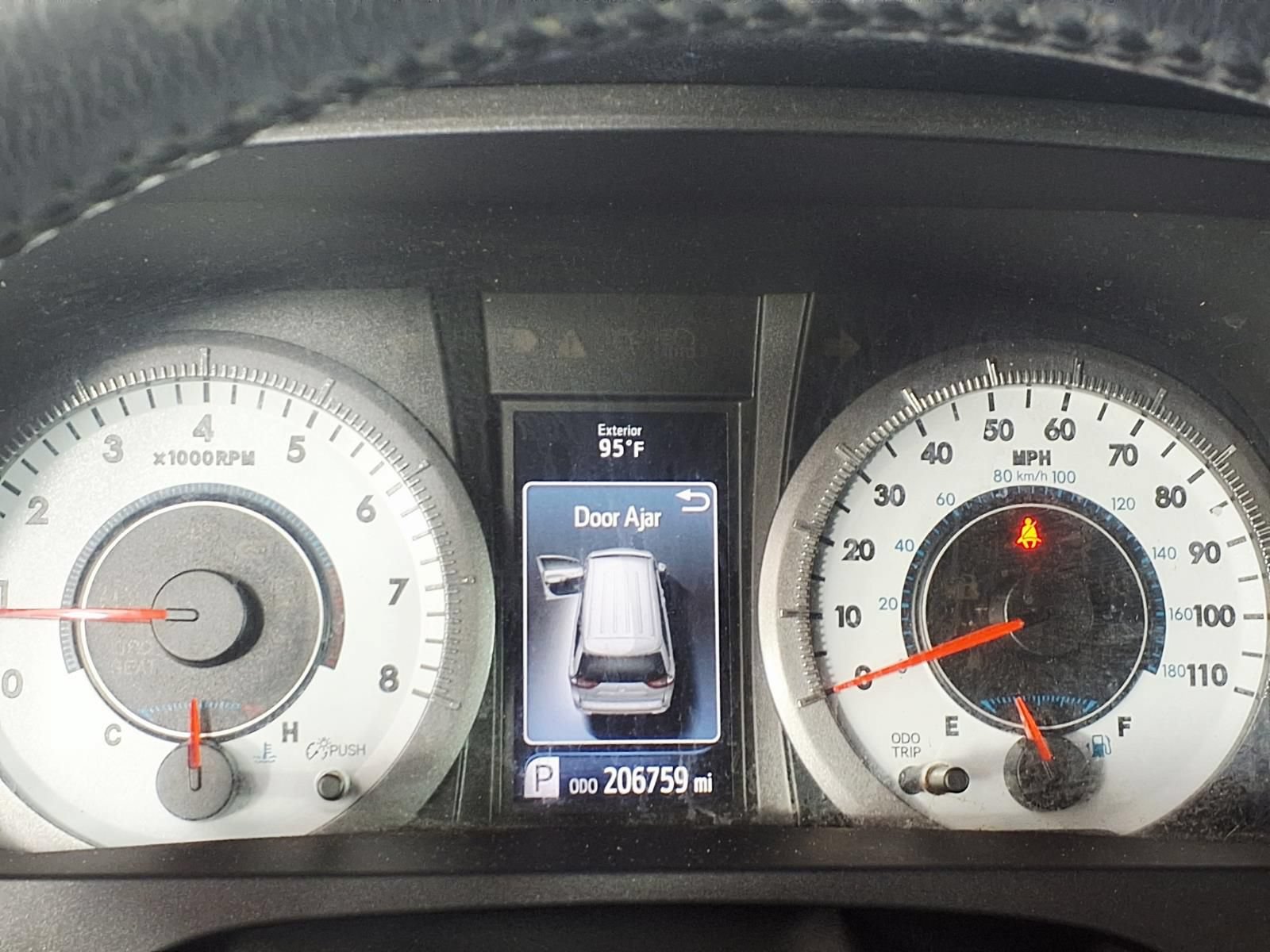 Used 2015 Toyota Sienna SE FWD image 17
