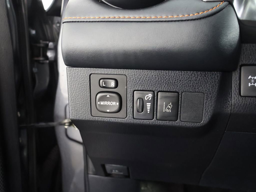 Used 2018 Toyota RAV4 SE w/ All Weather Liner Package image 39