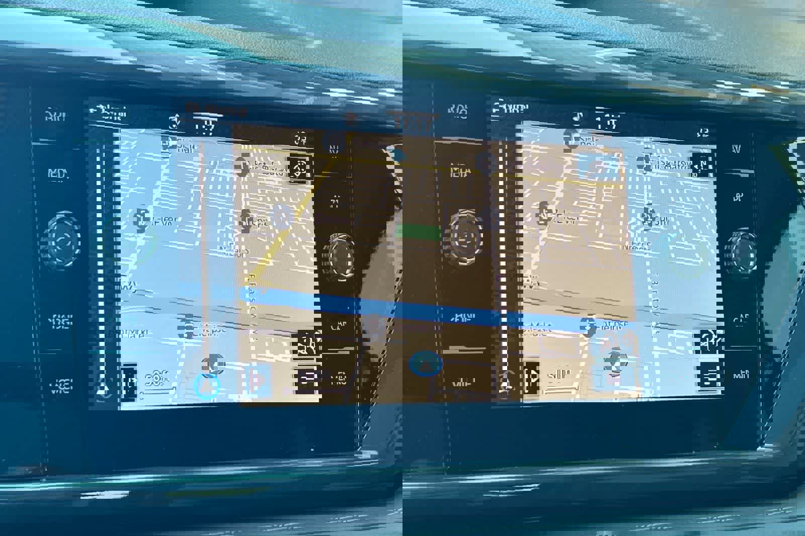 Used 2023 Volkswagen Taos SEL image 21