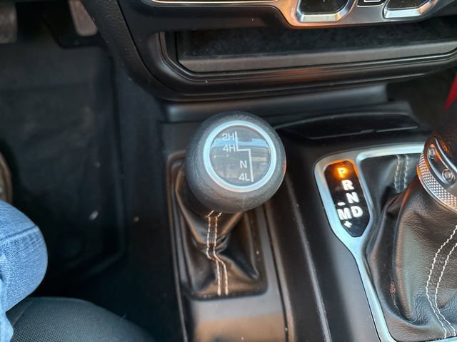 Used 2019 Jeep Wrangler Unlimited Sahara w/ LED Lighting Group image 26