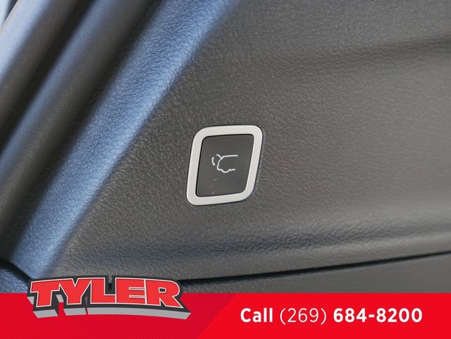 New 2026 Chrysler Pacifica Select FWD image 18