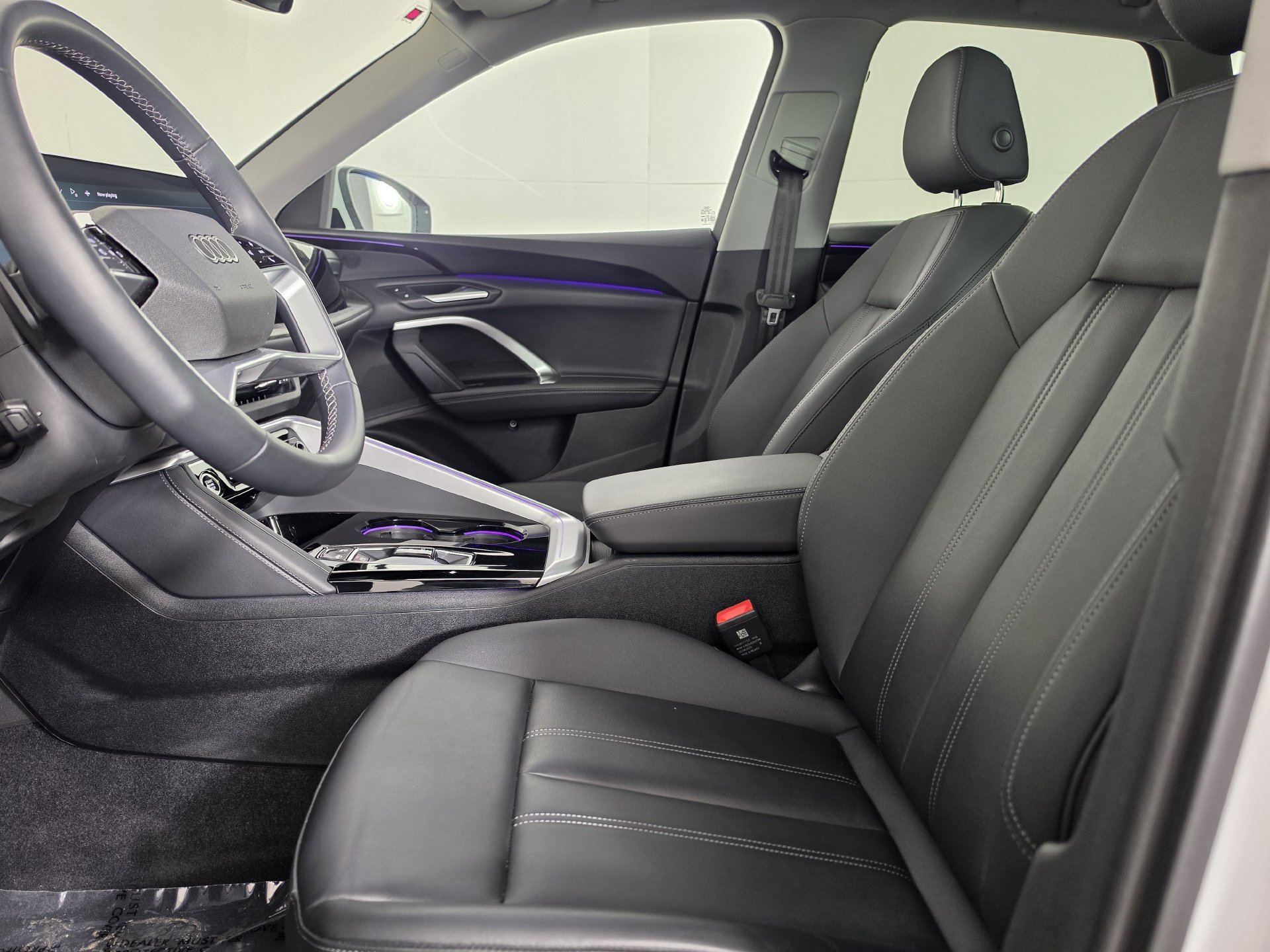 Certified 2025 Audi Q5 Premium w/ Convenience Package AWD/4WD image 3