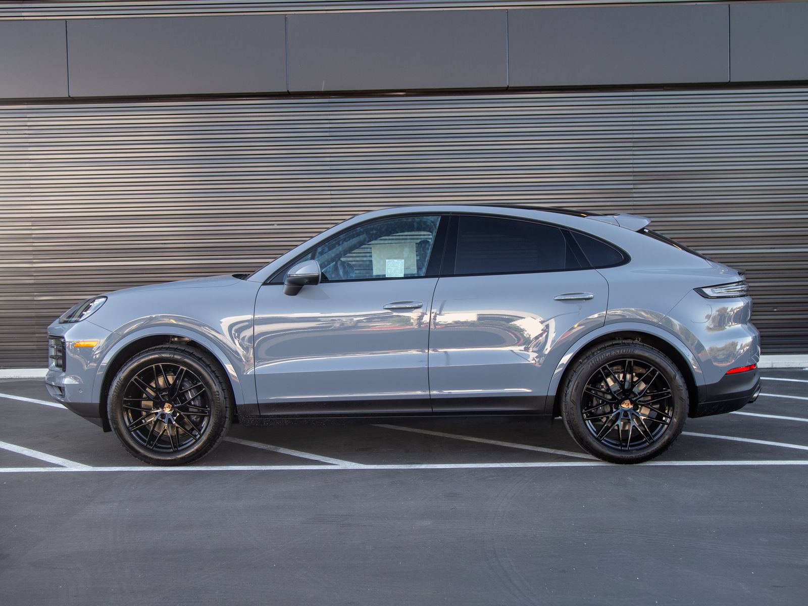 Used 2026 Porsche Cayenne Coupe AWD/4WD image 2