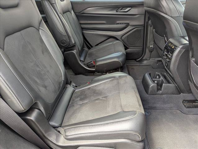 Used 2023 Jeep Grand Cherokee L Laredo AWD/4WD image 18