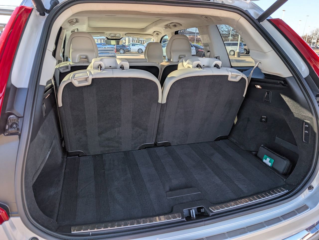 Used 2025 Volvo XC90 B6 Ultra w/ Lounge Package image 29