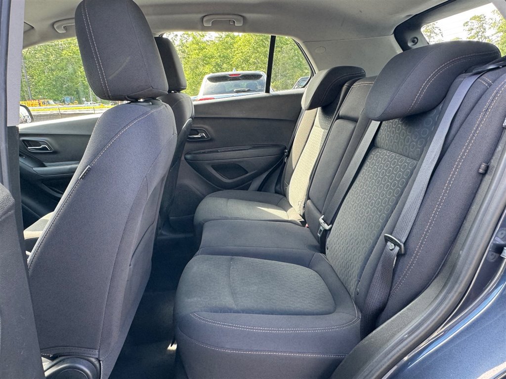 Used 2018 Chevrolet Trax LS FWD image 19