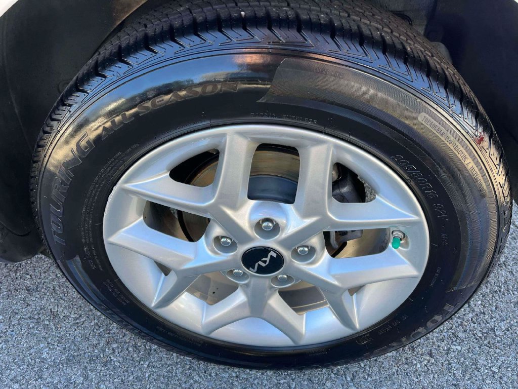 Used 2023 Kia Soul LX w/ LX Technology Package FWD image 33