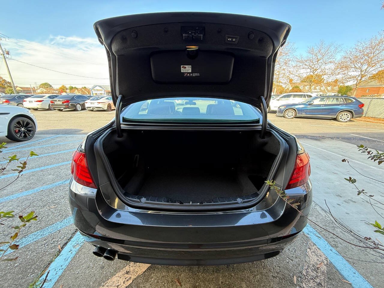 Used 2013 BMW 528i xDrive Sedan AWD/4WD image 30