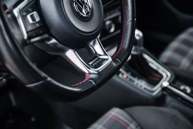 Used 2015 Volkswagen GTI S FWD image 24