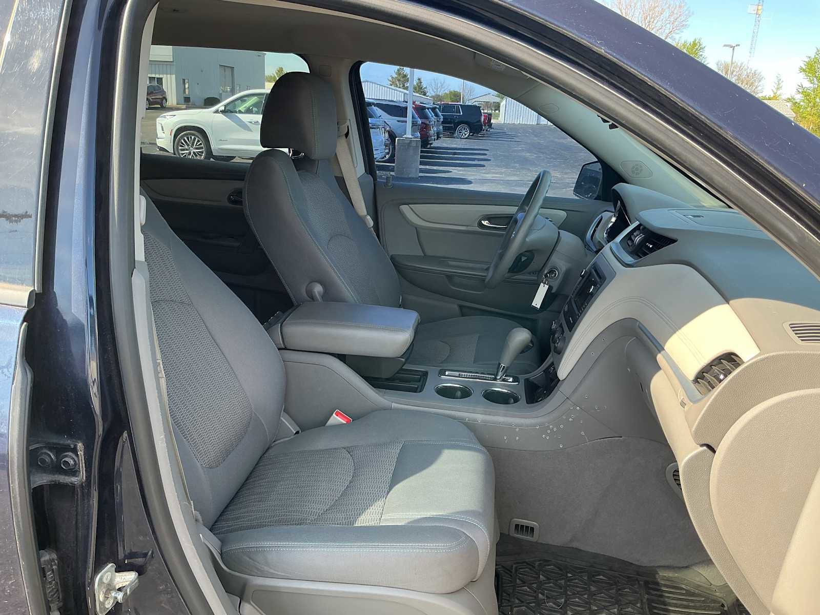 Used 2017 Chevrolet Traverse LS AWD/4WD image 25