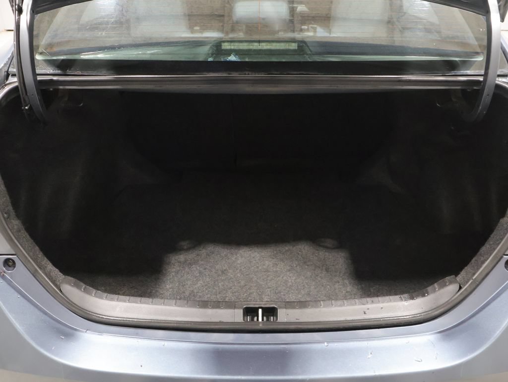 Used 2014 Toyota Corolla LE FWD image 4