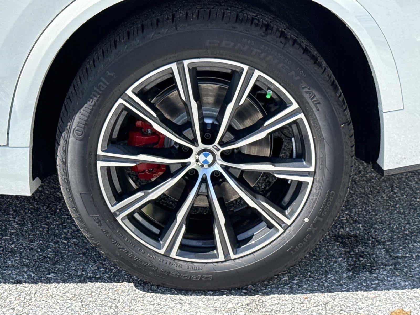 New 2026 BMW X5 xDrive40i w/ M Sport Package AWD/4WD image 12