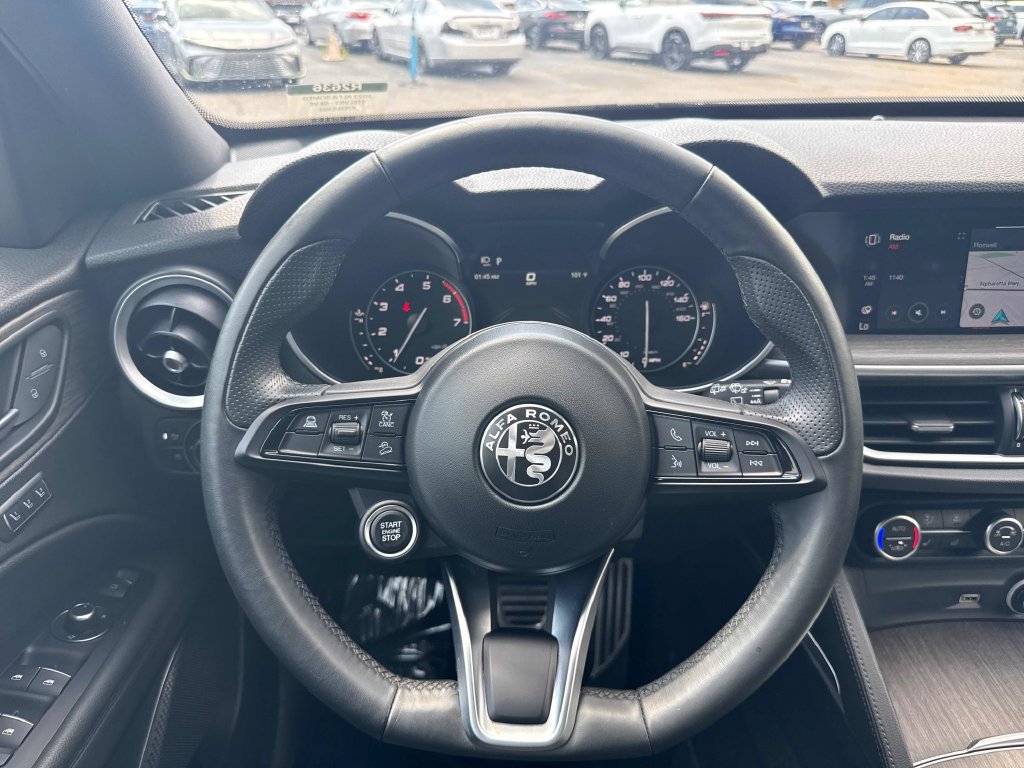 Used 2023 Alfa Romeo Stelvio Ti AWD/4WD image 17