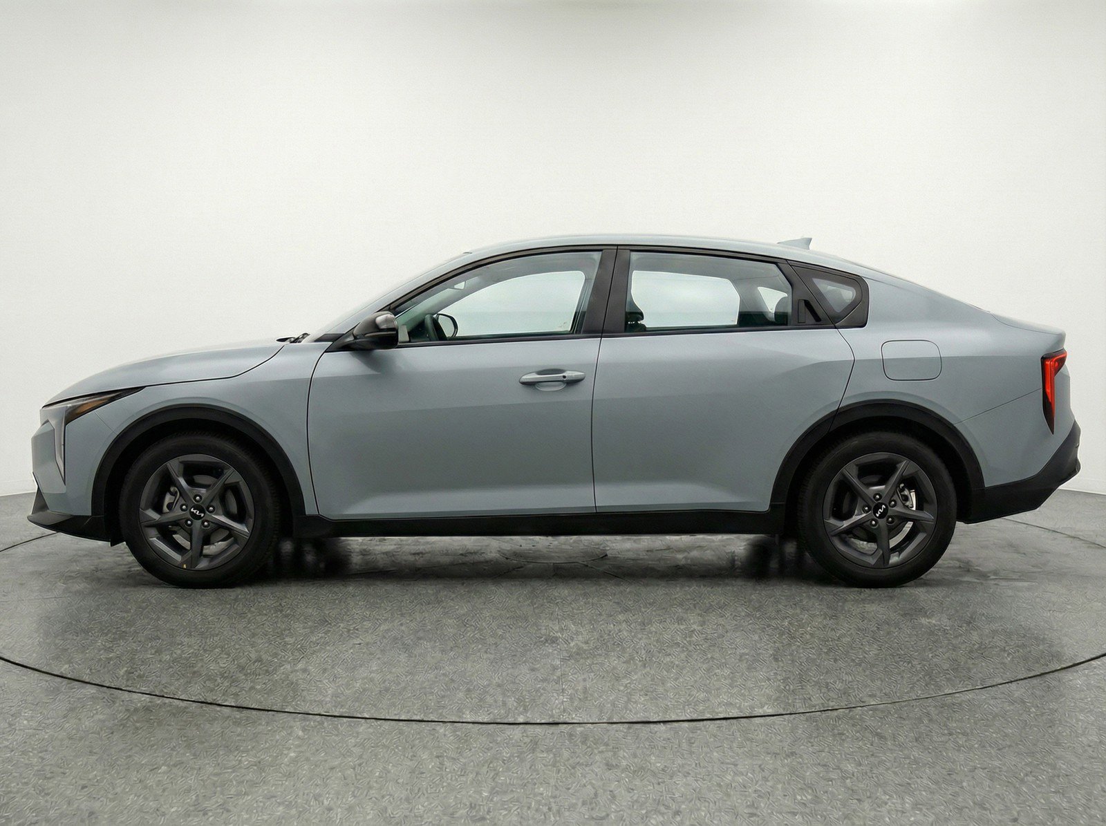 Used 2025 Kia K4 LXS image 5
