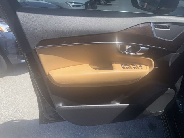 Used 2016 Volvo XC90 T6 Momentum w/ Momentum Plus Package AWD/4WD image 18