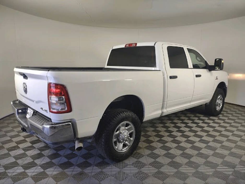 Used 2024 RAM 2500 Tradesman w/ Chrome Appearance Group AWD/4WD image 10