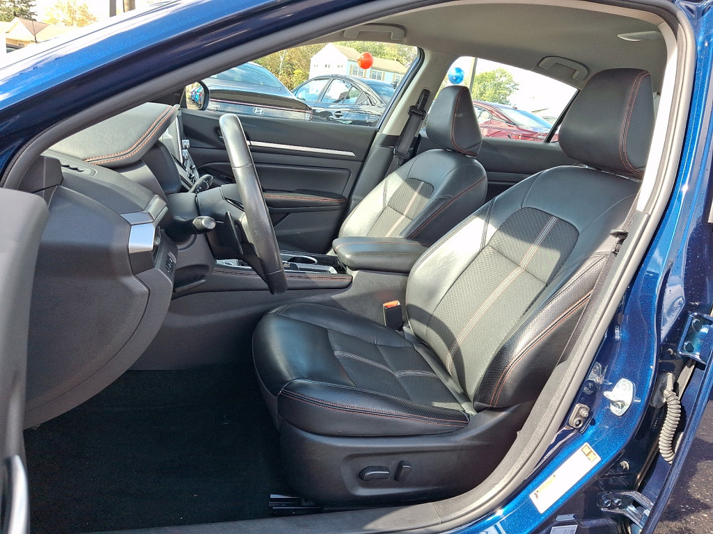 Used 2024 Nissan Altima 2.5 SR FWD image 24