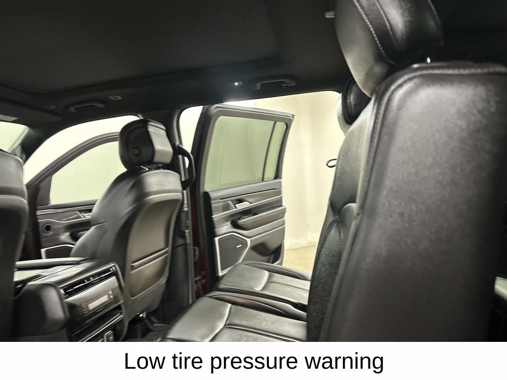 Used 2024 Jeep Wagoneer 4WD w/ Premium Group I image 33