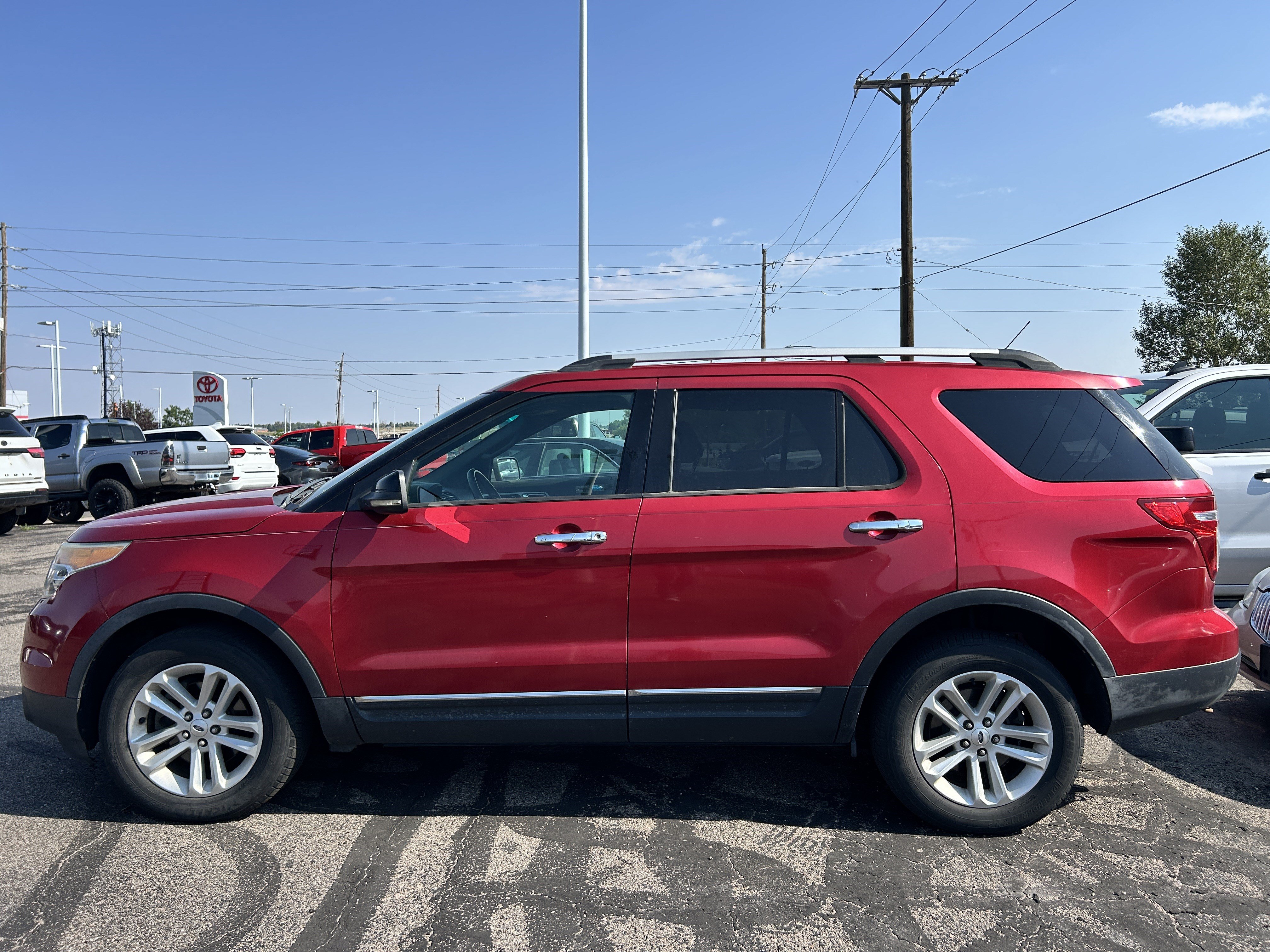 Used 2012 Ford Explorer XLT AWD/4WD image 2