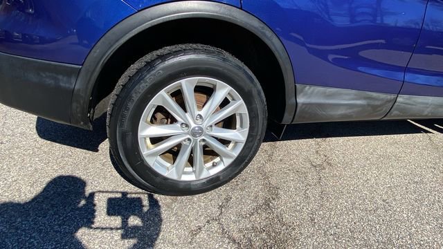 Used 2017 Nissan Rogue Sport SV w/ SV Premium Package image 12