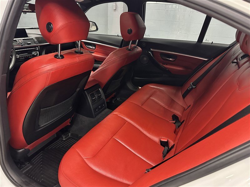 Used 2017 BMW 340i xDrive Sedan image 3