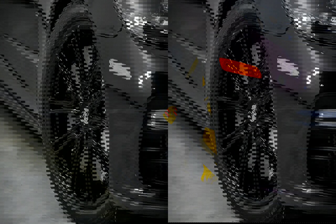 Used 2019 Porsche Panamera Turbo image 3