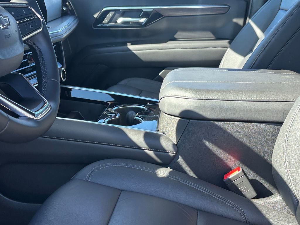 Certified 2025 Chevrolet Suburban Z71 image 10