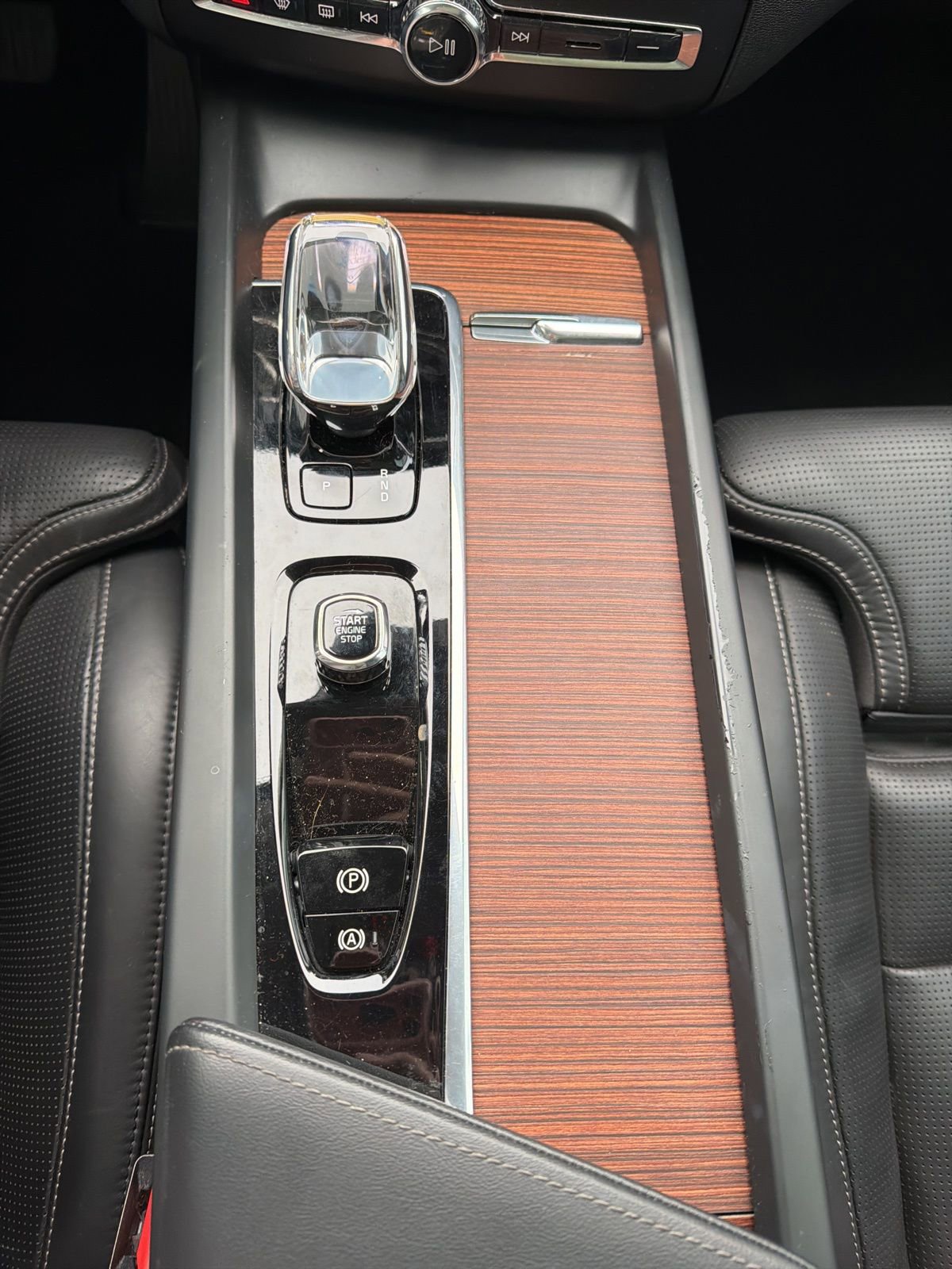 Used 2023 Volvo XC60 B5 Ultimate image 34