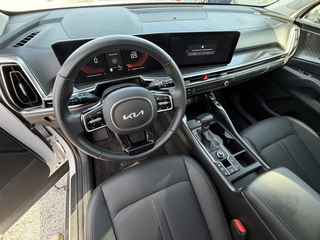 Certified 2025 Kia Sorento EX FWD image 19