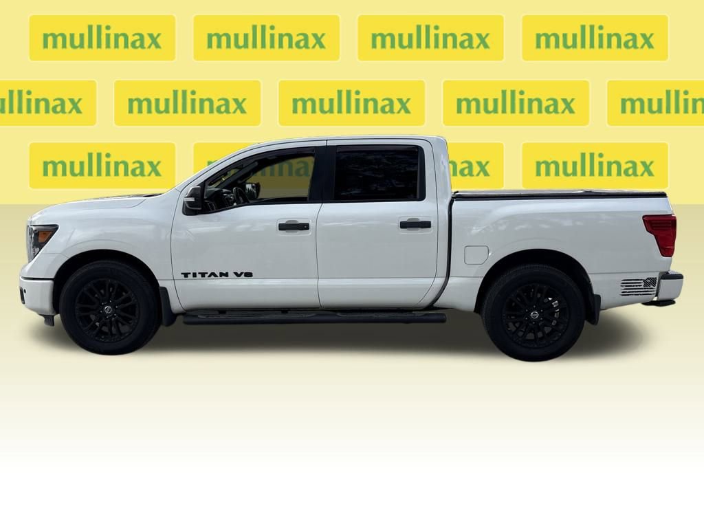 Used 2018 Nissan Titan SV w/ SV Convenience Package image 11