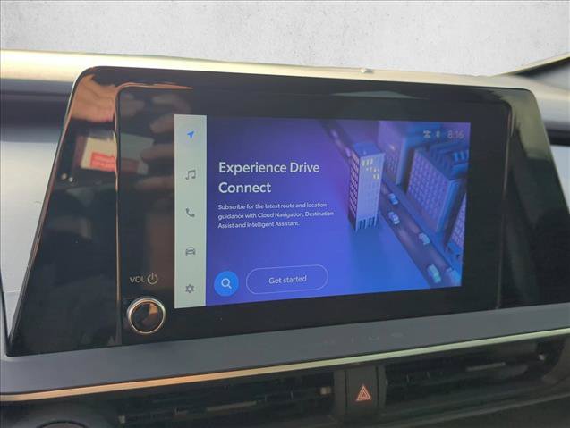 Used 2025 Toyota Prius XLE FWD image 16