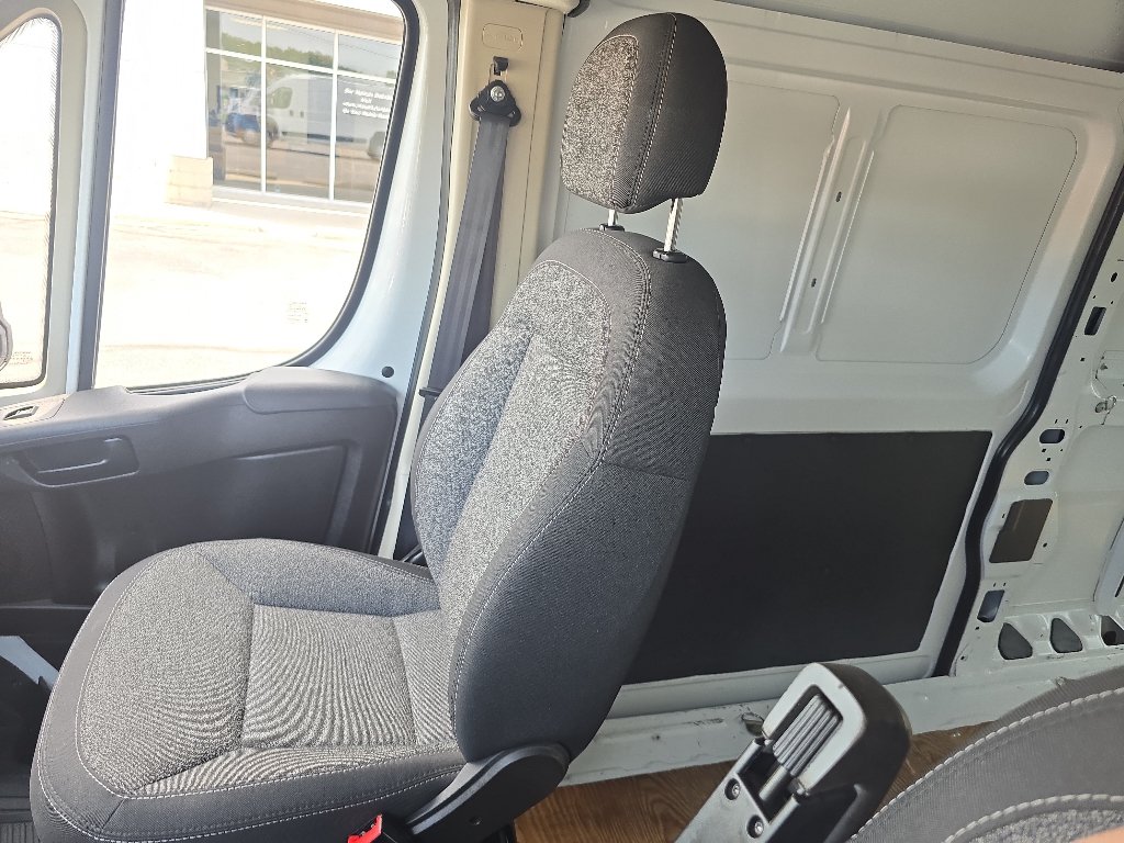 Used 2022 RAM ProMaster 2500 w/ Convenience Group FWD image 26