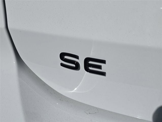 New 2026 Volkswagen Taos SE image 5