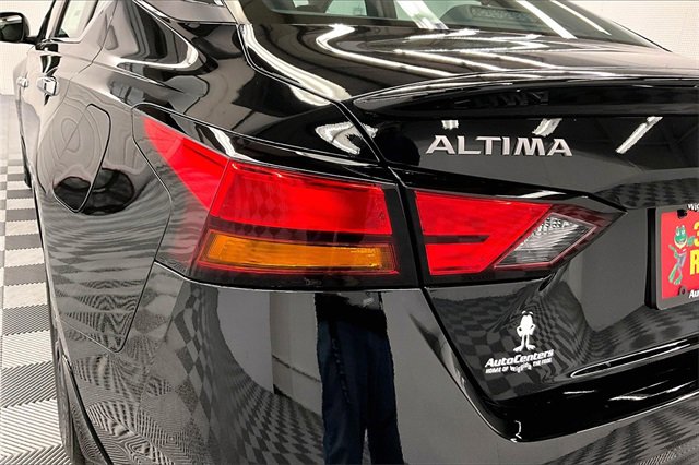 New 2025 Nissan Altima 2.5 SV image 18