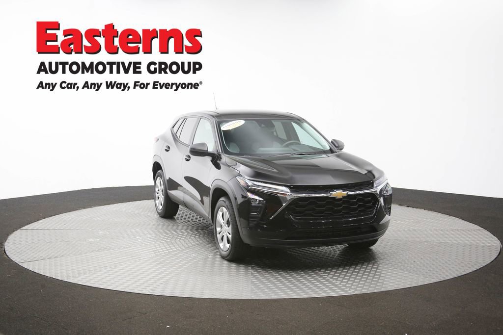 Used 2024 Chevrolet Trax LS FWD image 49