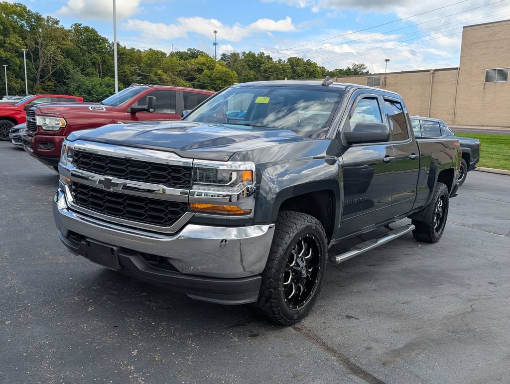 Used 2018 Chevrolet Silverado 1500 LT AWD/4WD image 3