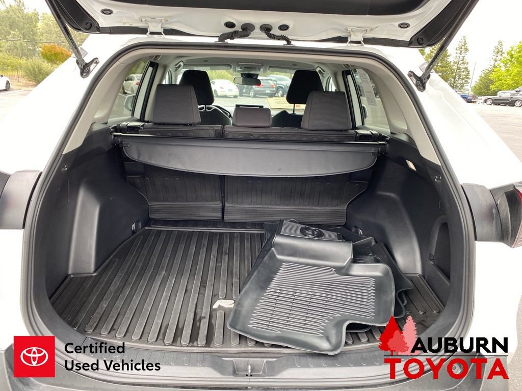 Certified 2024 Toyota RAV4 LE AWD/4WD image 10