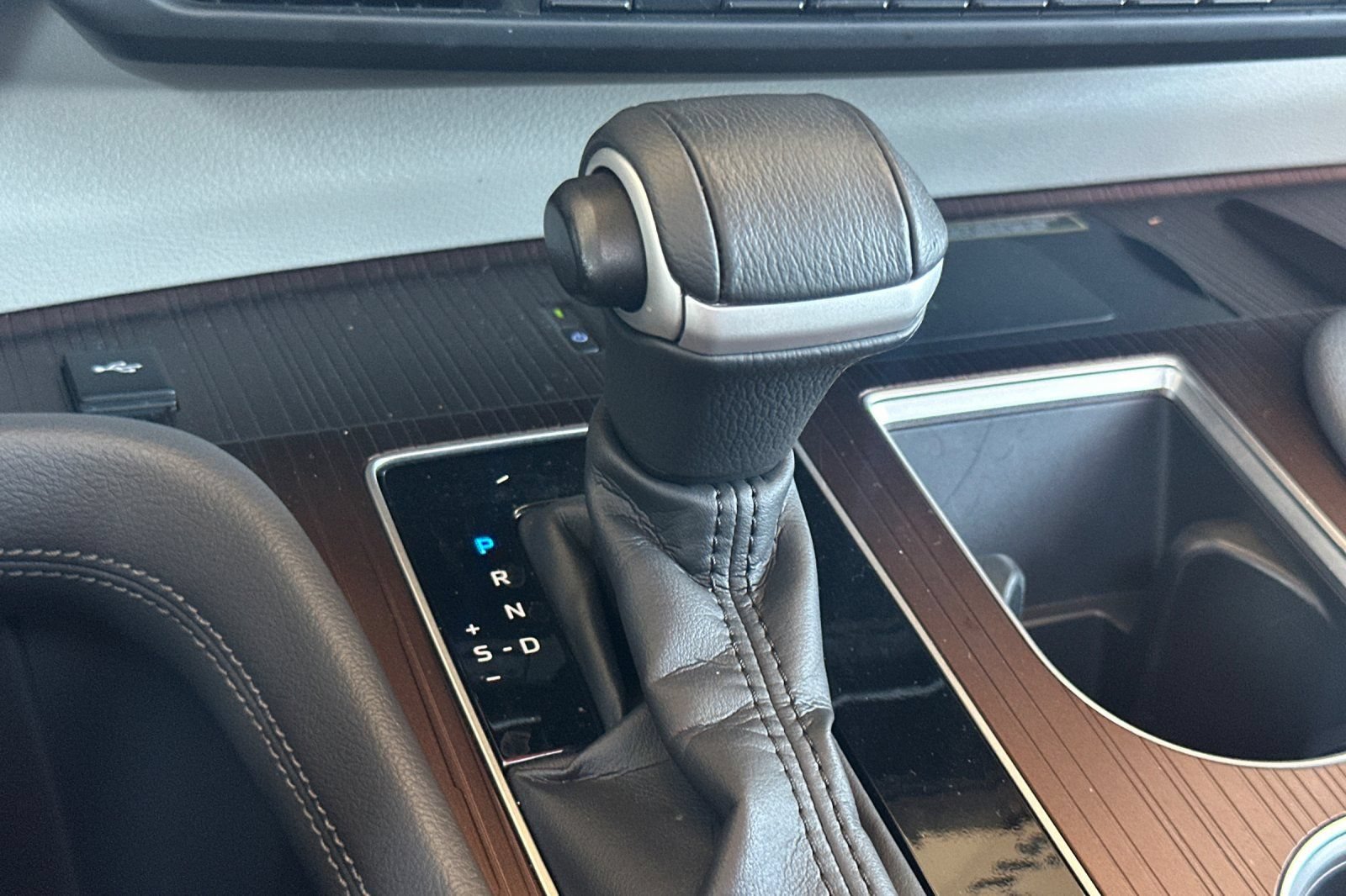 Certified 2022 Toyota Sienna XLE w/ XLE Plus Package FWD image 26