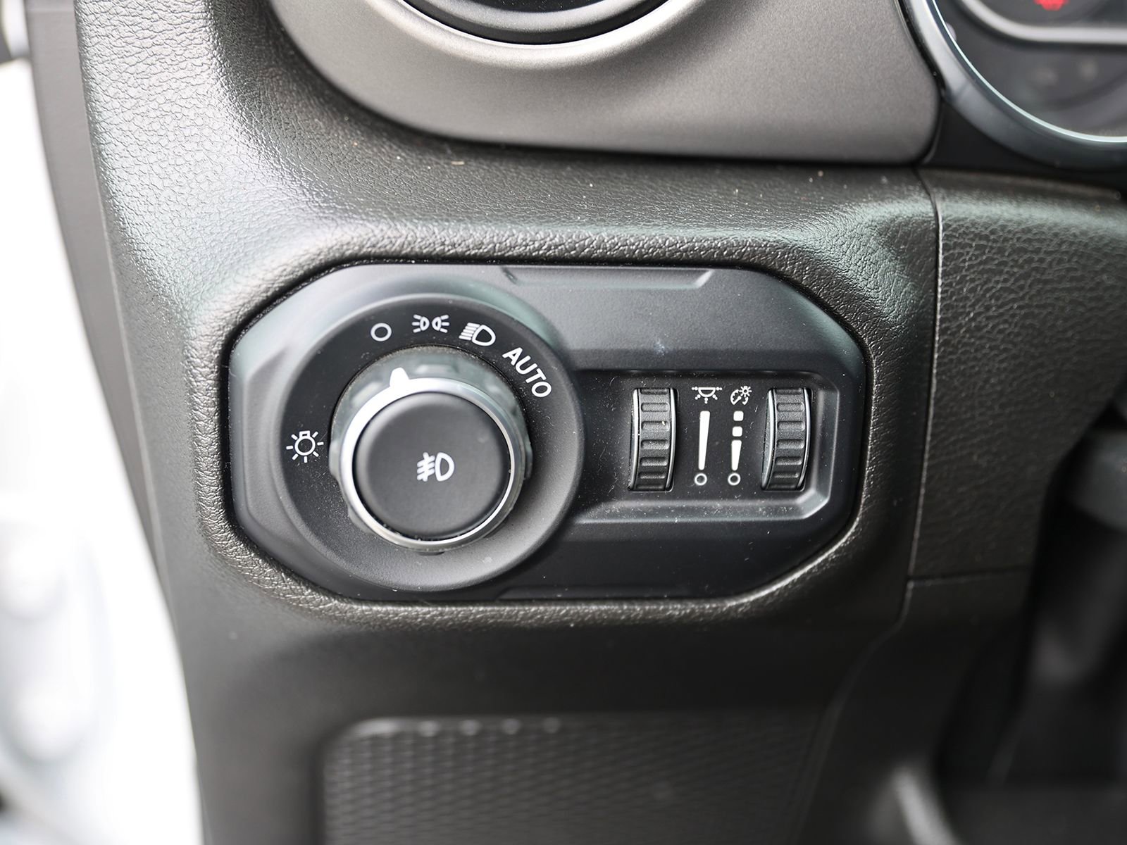 Used 2022 Jeep Wrangler Unlimited Sport image 30