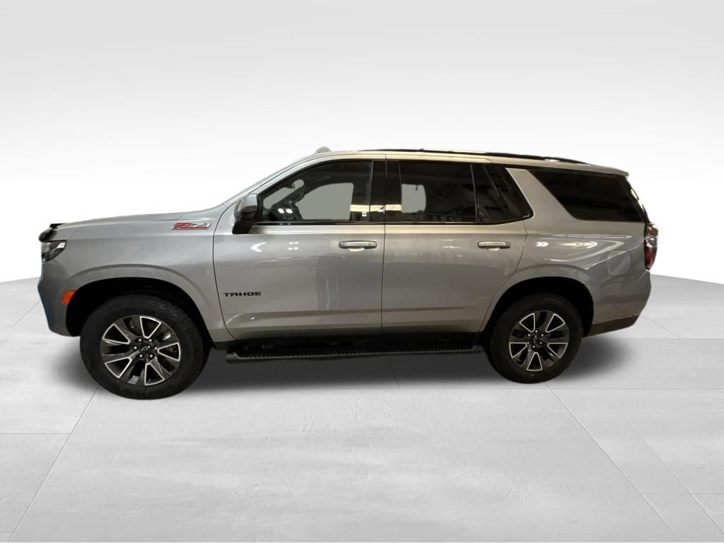 Used 2024 Chevrolet Tahoe Z71 w/ Luxury Package AWD/4WD image 2