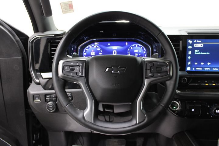 Used 2024 Chevrolet Silverado 1500 RST AWD/4WD image 37