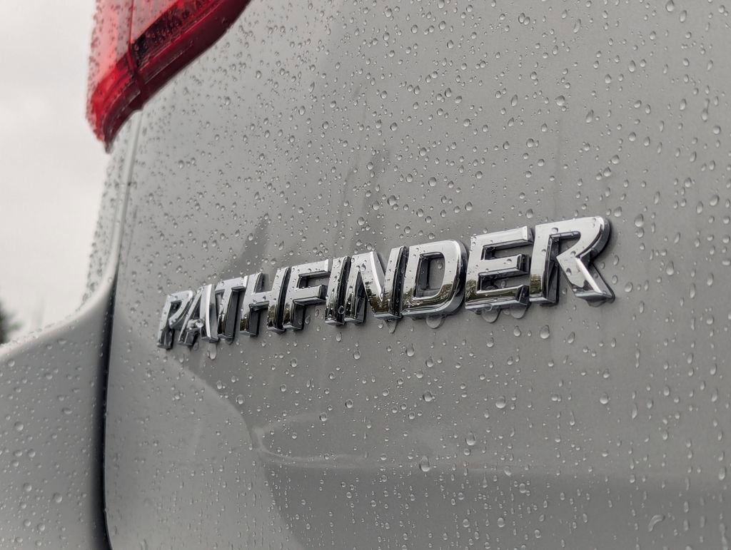 Used 2020 Nissan Pathfinder S AWD/4WD image 32