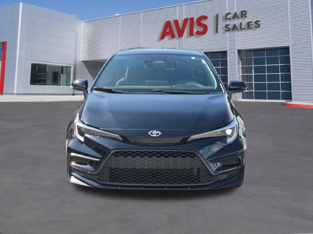 Used 2025 Toyota Corolla SE FWD image 2