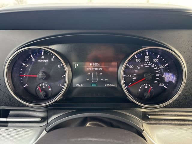 Used 2024 Kia Carnival LX image 17